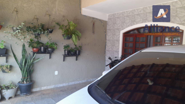 Imagem Casa com 4 Quartos à Venda, 180 m² em Santo Antônio - Louveira
