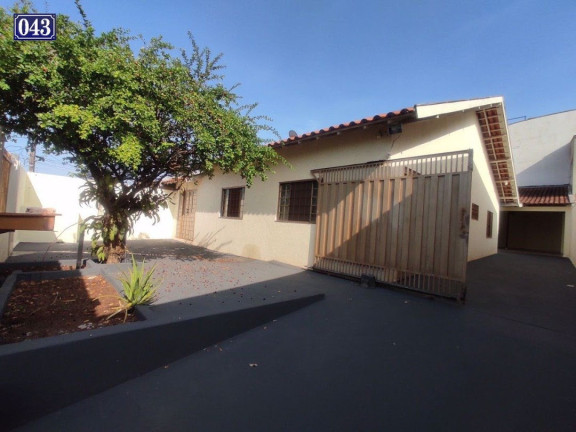 Casa com 5 Quartos à Venda, 220 m² em Santa Mônica - Londrina