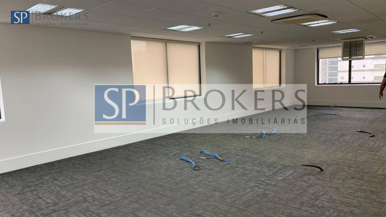 Imagem Sala Comercial à Venda ou Locação, 225 m² em Itaim Bibi - São Paulo Imagem Sala Comercial à Venda ou Locação, 225 m² em Itaim Bibi - São Paulo