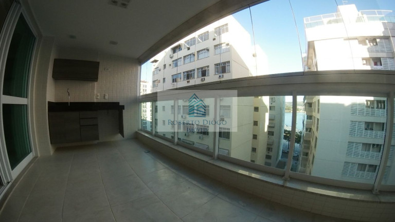 Imagem Imóvel com 4 Quartos à Venda, 158 m² em Icaraí - Niterói Imagem Imóvel com 4 Quartos à Venda, 158 m² em Icaraí - Niterói
