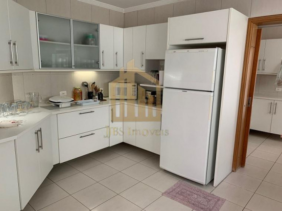 Imagem Casa com 3 Quartos à Venda, 304 m² em Uberaba - Curitiba