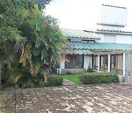 Casa com 5 Quartos à Venda, 472 m² em Cavalhada - Porto Alegre