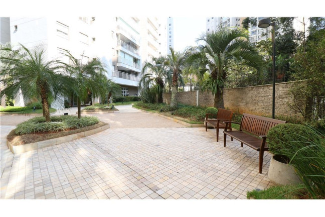 Imagem Imóvel com 4 Quartos à Venda, em Panamby - São Paulo Imagem Imóvel com 4 Quartos à Venda, em Panamby - São Paulo