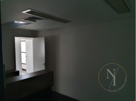 Sala Comercial à Venda, 90 m² em Vila Azevedo - São Paulo
