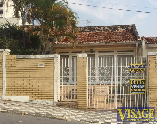 Casa com 4 Quartos à Venda,  em Centro - Jacareí