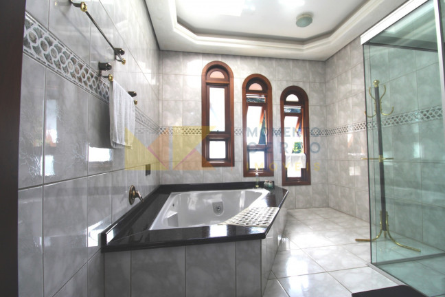 Imagem Casa com 3 Quartos à Venda, 650 m² em Valparaíso - Blumenau Imagem Casa com 3 Quartos à Venda, 650 m² em Valparaíso - Blumenau