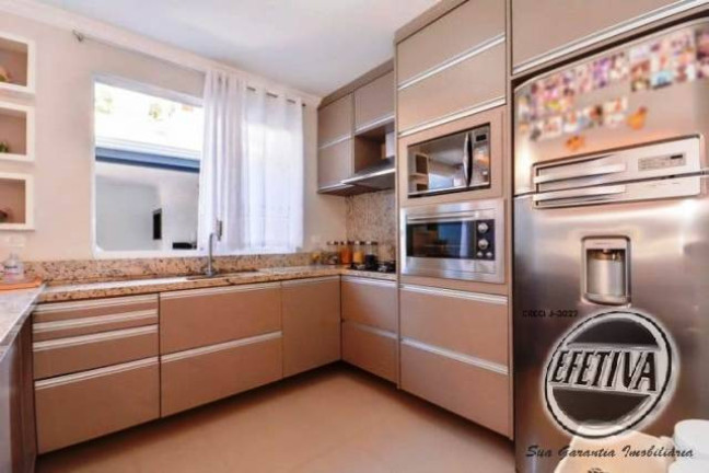 Imagem Casa com 4 Quartos à Venda, 372 m² em Guabirotuba - Curitiba