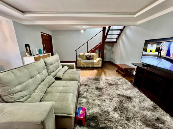 Imagem Casa com 3 Quartos à Venda, 219 m² em Araras - Teresópolis Imagem Casa com 3 Quartos à Venda, 219 m² em Araras - Teresópolis