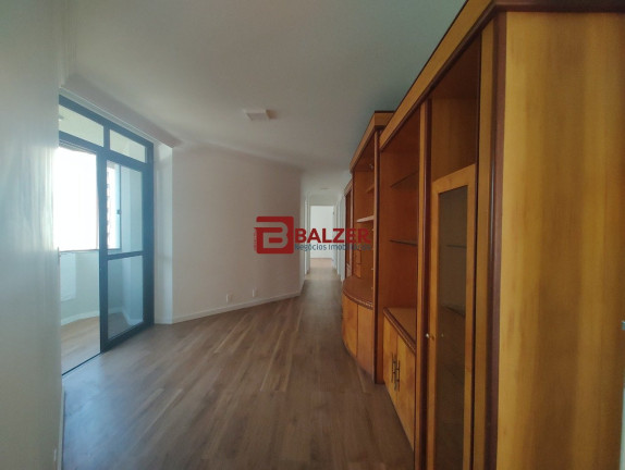 Imagem Apartamento com 3 Quartos à Venda, 197 m² em Centro - Florianópolis Imagem Apartamento com 3 Quartos à Venda, 197 m² em Centro - Florianópolis
