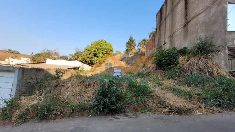 Terreno à Venda, 300 m² em Jardim Vitória - Santana Do Paraíso