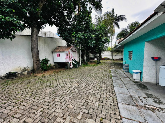 Imagem Casa com 4 Quartos à Venda, 278 m² em Floresta - Porto Alegre Imagem Casa com 4 Quartos à Venda, 278 m² em Floresta - Porto Alegre