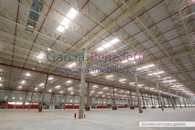 Imóvel Comercial para Alugar, 828 m² em Quinhaú - Embu Das Artes
