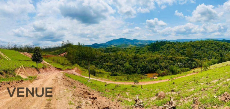 Terreno à Venda, 500 m² em Centro - Igaratá