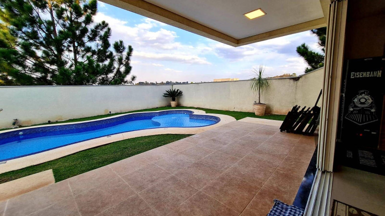 Imagem Casa com 5 Quartos à Venda, em Granja Viana - Carapicuíba Imagem Casa com 5 Quartos à Venda, em Granja Viana - Carapicuíba