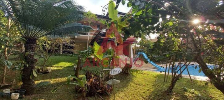 Imagem Casa com 3 Quartos à Venda, 360 m² em Toninhas - Ubatuba