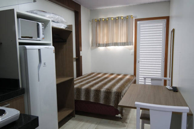 Imagem Apartamento com 1 Quarto para Temporada, 17 m² em Bombas - Bombinhas