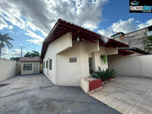 Imagem Casa com 3 Quartos à Venda, 326 m² em Setor Bueno - Goiânia Imagem Casa com 3 Quartos à Venda, 326 m² em Setor Bueno - Goiânia