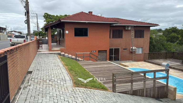 Imagem Casa com 6 Quartos à Venda,  em Itajuba - Barra Velha