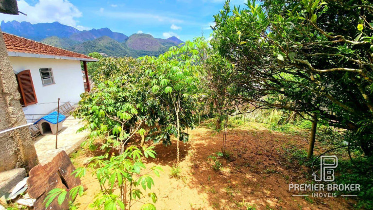 Imagem Casa com 4 Quartos à Venda, 167 m² em Fazendinha - Teresópolis