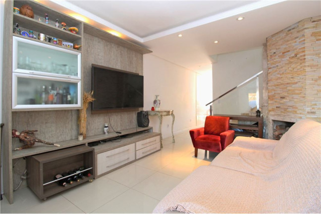 Imagem Casa com 3 Quartos à Venda,  em Guarujá - Porto Alegre