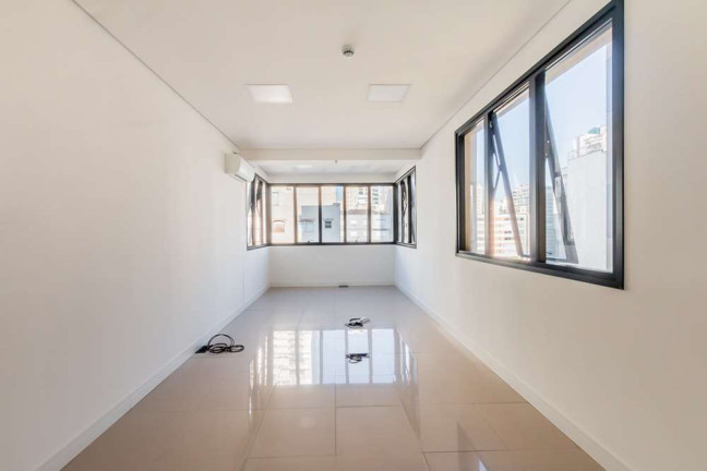 Sala Comercial à Venda, 25 m² em Higienópolis - São Paulo