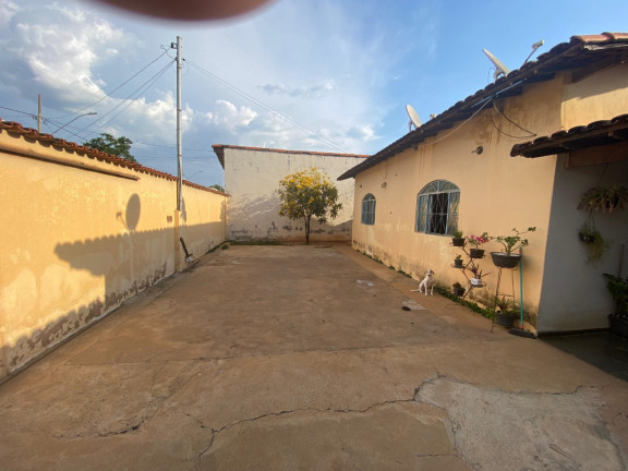Imagem Casa com 3 Quartos à Venda, 250 m² em Planalto - Montes Claros Imagem Casa com 3 Quartos à Venda, 250 m² em Planalto - Montes Claros
