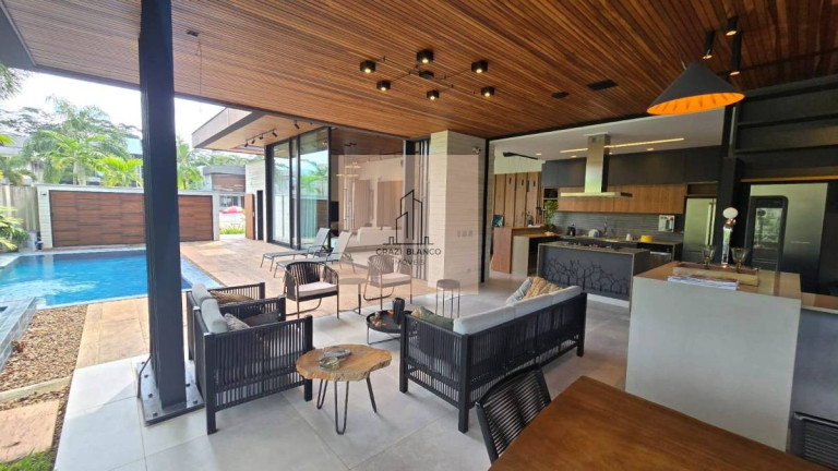 Imagem Casa de Condomínio com 4 Quartos à Venda, 349 m²