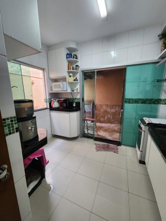 Imagem Casa com 3 Quartos à Venda, 140 m² em Cabral - Contagem