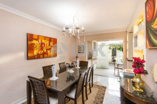 Imagem Casa com 3 Quartos à Venda, 285 m² em Jardim Itu - Porto Alegre Imagem Casa com 3 Quartos à Venda, 285 m² em Jardim Itu - Porto Alegre