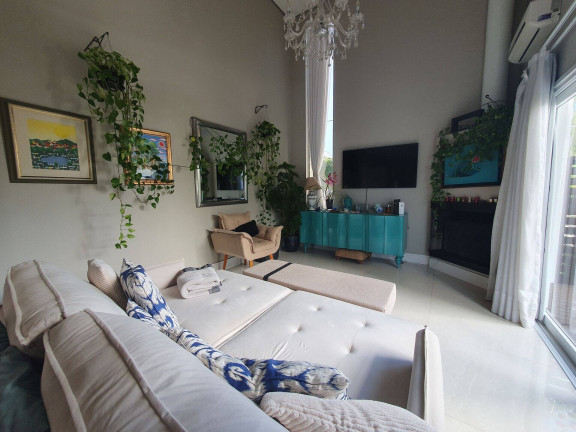 Imagem Casa com 2 Quartos à Venda, 824 m² em Rio Tavares - Florianópolis Imagem Casa com 2 Quartos à Venda, 824 m² em Rio Tavares - Florianópolis
