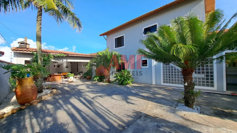 Sobrado com 6 Quartos à Venda, 326 m² em Cibratel Ii - Itanhaém