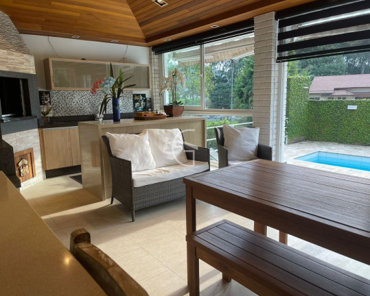 Imagem Casa com 4 Quartos à Venda, 545 m² em América - Joinville Imagem Casa com 4 Quartos à Venda, 545 m² em América - Joinville