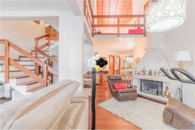 Imagem Casa com 3 Quartos à Venda, 302 m² em Jardim Europa - Porto Alegre Imagem Casa com 3 Quartos à Venda, 302 m² em Jardim Europa - Porto Alegre