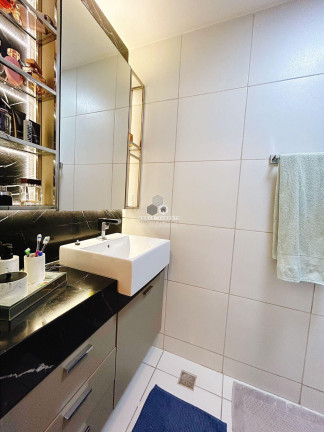 Imagem Casa de Condomínio com 3 Quartos à Venda, 90 m²
