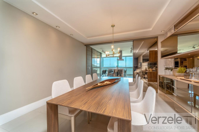 Imagem Apartamento com 4 Quartos à Venda, 320 m² em Centro - Balneário Camboriú Imagem Apartamento com 4 Quartos à Venda, 320 m² em Centro - Balneário Camboriú