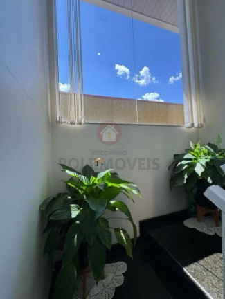 Imagem Casa com 3 Quartos à Venda, 300 m² em Iguaçu - Curitiba