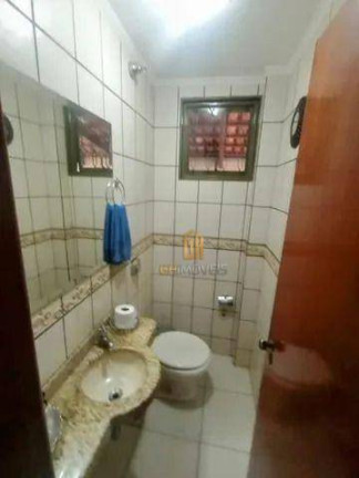 Imagem Sobrado com 4 Quartos à Venda, 218 m² em Vila Lucy - Goiânia