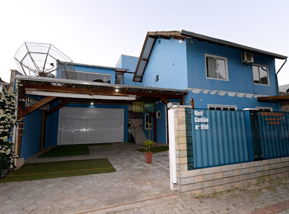 Imagem Casa com 4 Quartos para Alugar ou Temporada, 100 m² em Bombas - Bombinhas Imagem Casa com 4 Quartos para Alugar ou Temporada, 100 m² em Bombas - Bombinhas