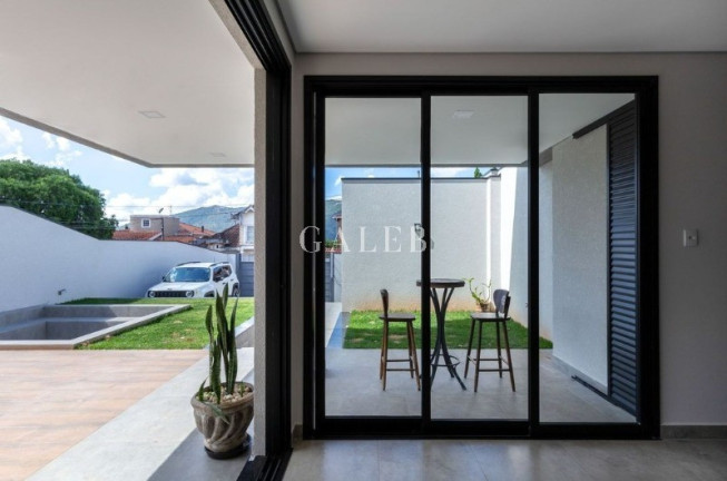 Imagem Casa com 3 Quartos à Venda, 292 m² em Vila Petrópolis - Atibaia Imagem Casa com 3 Quartos à Venda, 292 m² em Vila Petrópolis - Atibaia