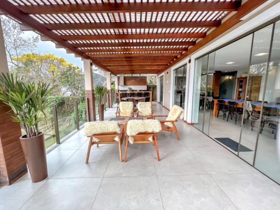 Imagem Casa com 6 Quartos à Venda, 370 m² Imagem Casa com 6 Quartos à Venda, 370 m²