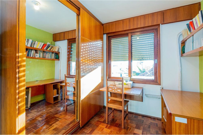 Imagem Imóvel com 3 Quartos à Venda, em Rio Branco - Porto Alegre Imagem Imóvel com 3 Quartos à Venda, em Rio Branco - Porto Alegre
