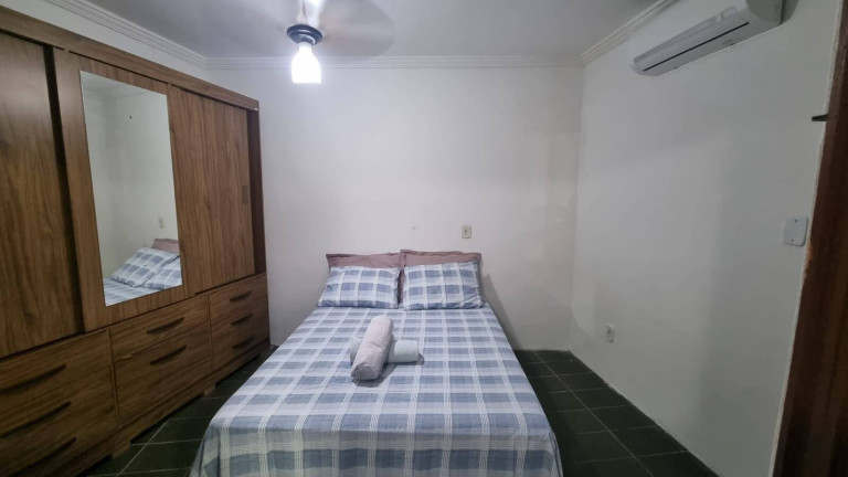 Imagem Casa com 2 Quartos para Alugar,  em Centro - Guarapari