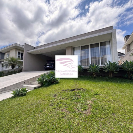 Casa com 3 Quartos à Venda, 193 m² em Santa Felicidade - Curitiba
