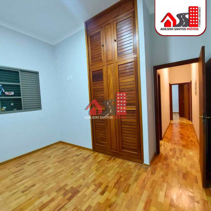 Imagem Casa com 3 Quartos à Venda, 253 m² em Vila Braz - Pirassununga Imagem Casa com 3 Quartos à Venda, 253 m² em Vila Braz - Pirassununga