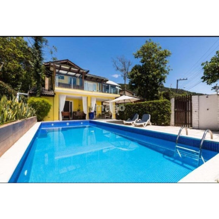 Imagem Casa com 3 Quartos à Venda, 350 m² em Taquaras - Balneário Camboriú