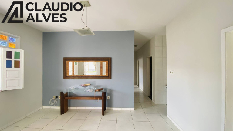Imagem Casa com 5 Quartos à Venda, 200 m² em Caseb - Feira De Santana Imagem Casa com 5 Quartos à Venda, 200 m² em Caseb - Feira De Santana