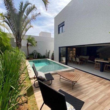 Sobrado com 4 Quartos à Venda, 201 m² em Jardins Lyon - Aparecida De Goiânia