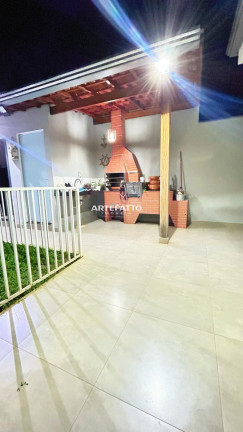 Imagem Casa com 3 Quartos à Venda, 250 m²