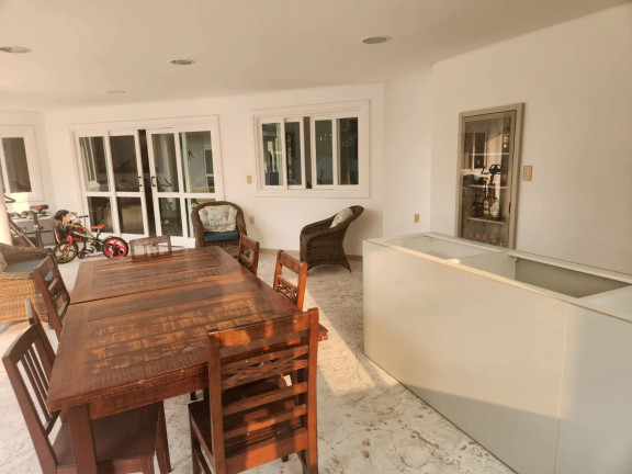 Imagem Casa com 6 Quartos à Venda, 317 m² em Dom Bosco - Itajaí
