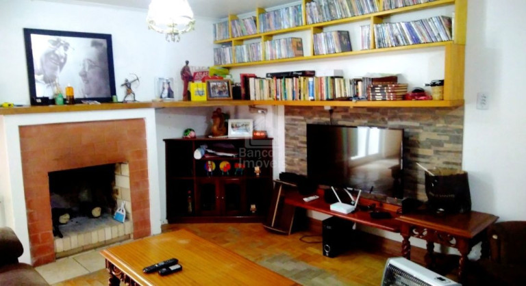 Imagem Imóvel com 8 Quartos à Venda, 355 m² em Centro - Santa Maria Imagem Imóvel com 8 Quartos à Venda, 355 m² em Centro - Santa Maria